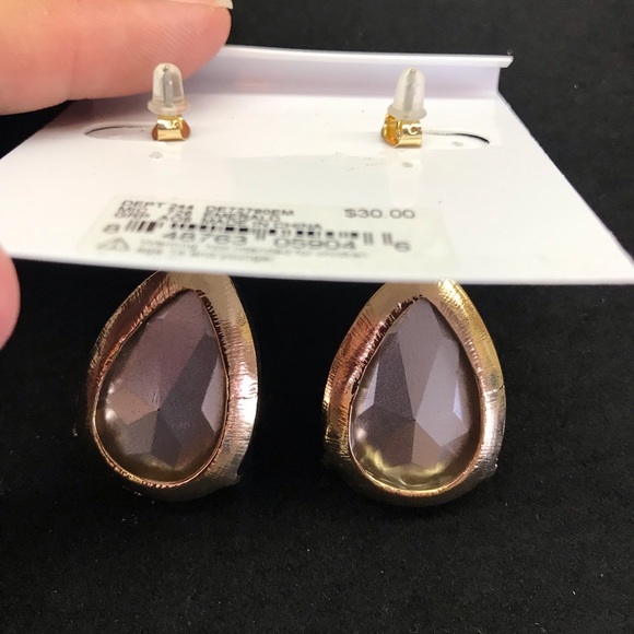 🆕 Anna & Ava Emerald Colored Tear Drop Earring - Picture 3 of 5